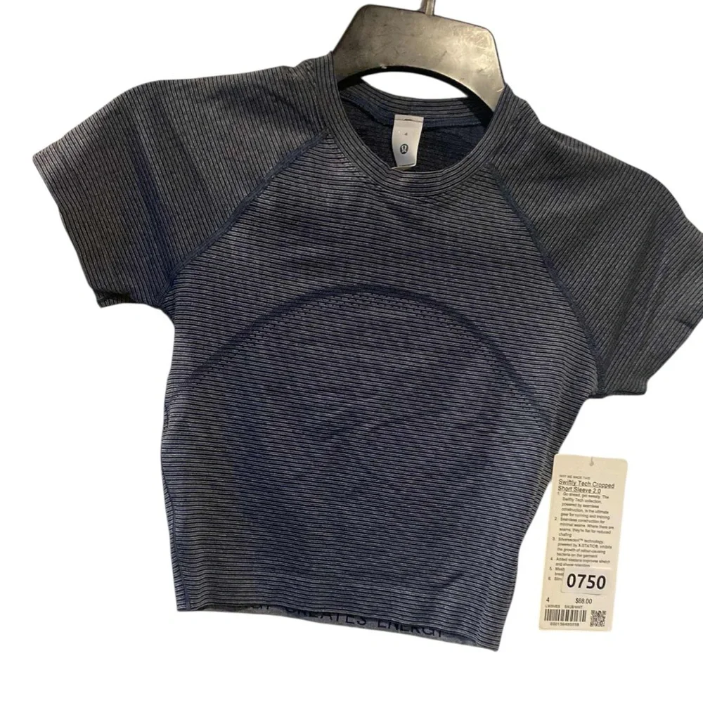 32. NWT Lululemon swiftly tech cropped short sleeve CLUB BLUE Size: 4 - Picture 2 of 5